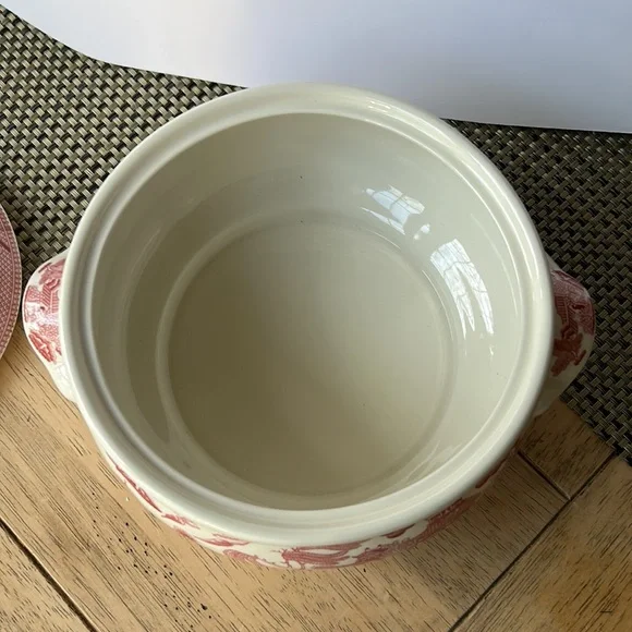 **LAST CHANCE **VINTAGE NEW! Churchchill Red/ pink Willow Lidded Serving bowl - Picture 3 of 5